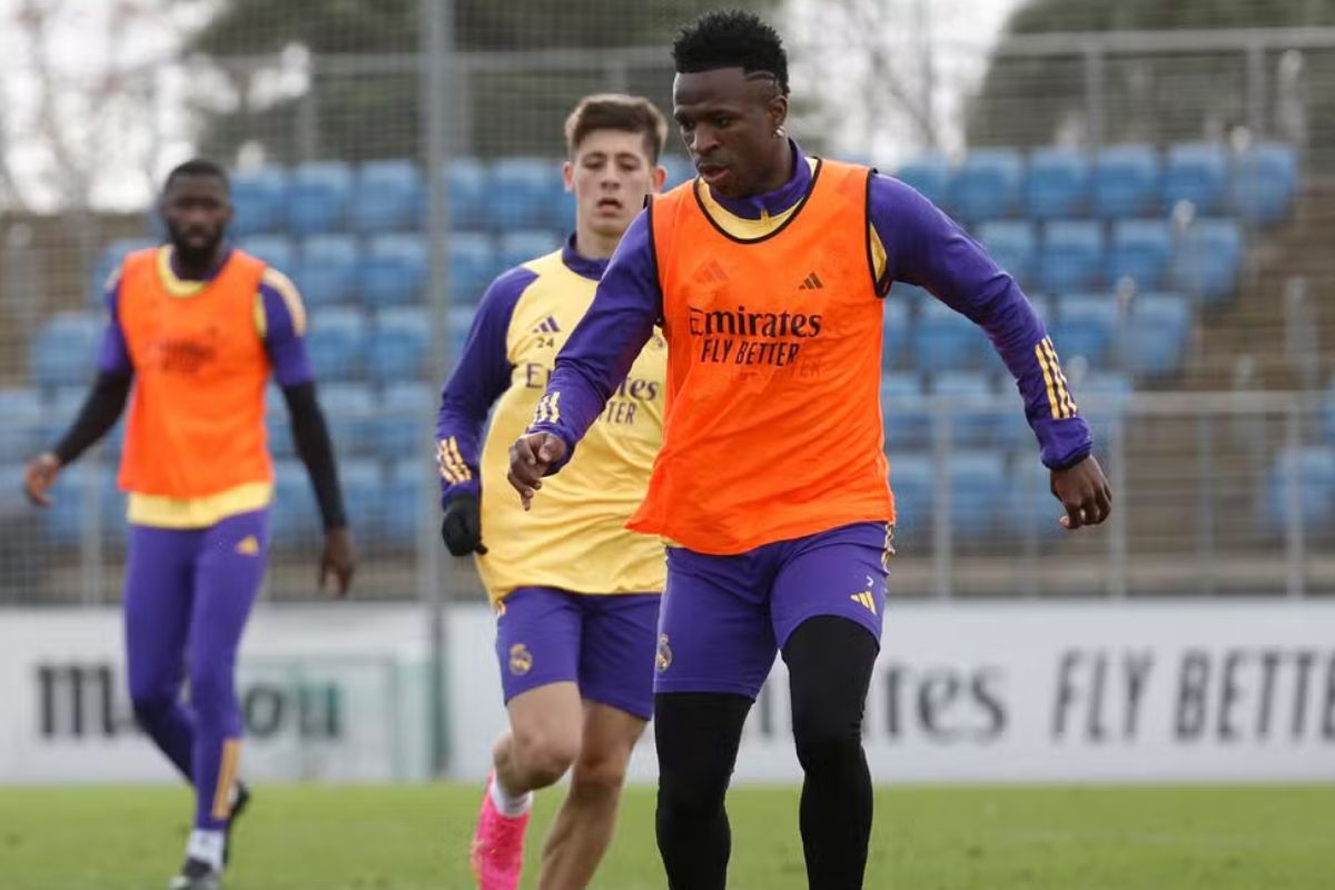 COM VINI JR, SAIBA ONDE ASSISTIR E HORÁRIO DO DUELO ENTRE REAL MADRID E ATLÉTICO DE MADRID